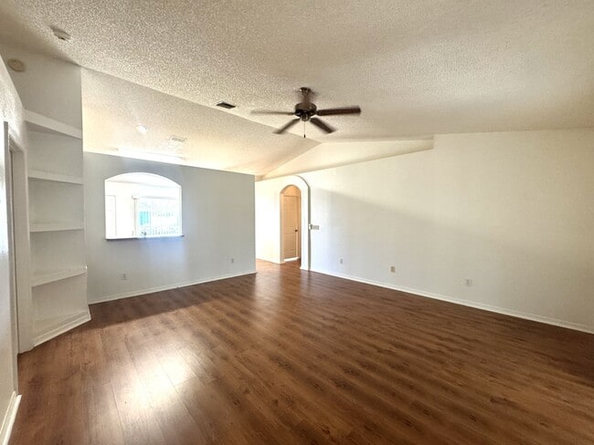 Building Photo - 1648 Dunlap Dr