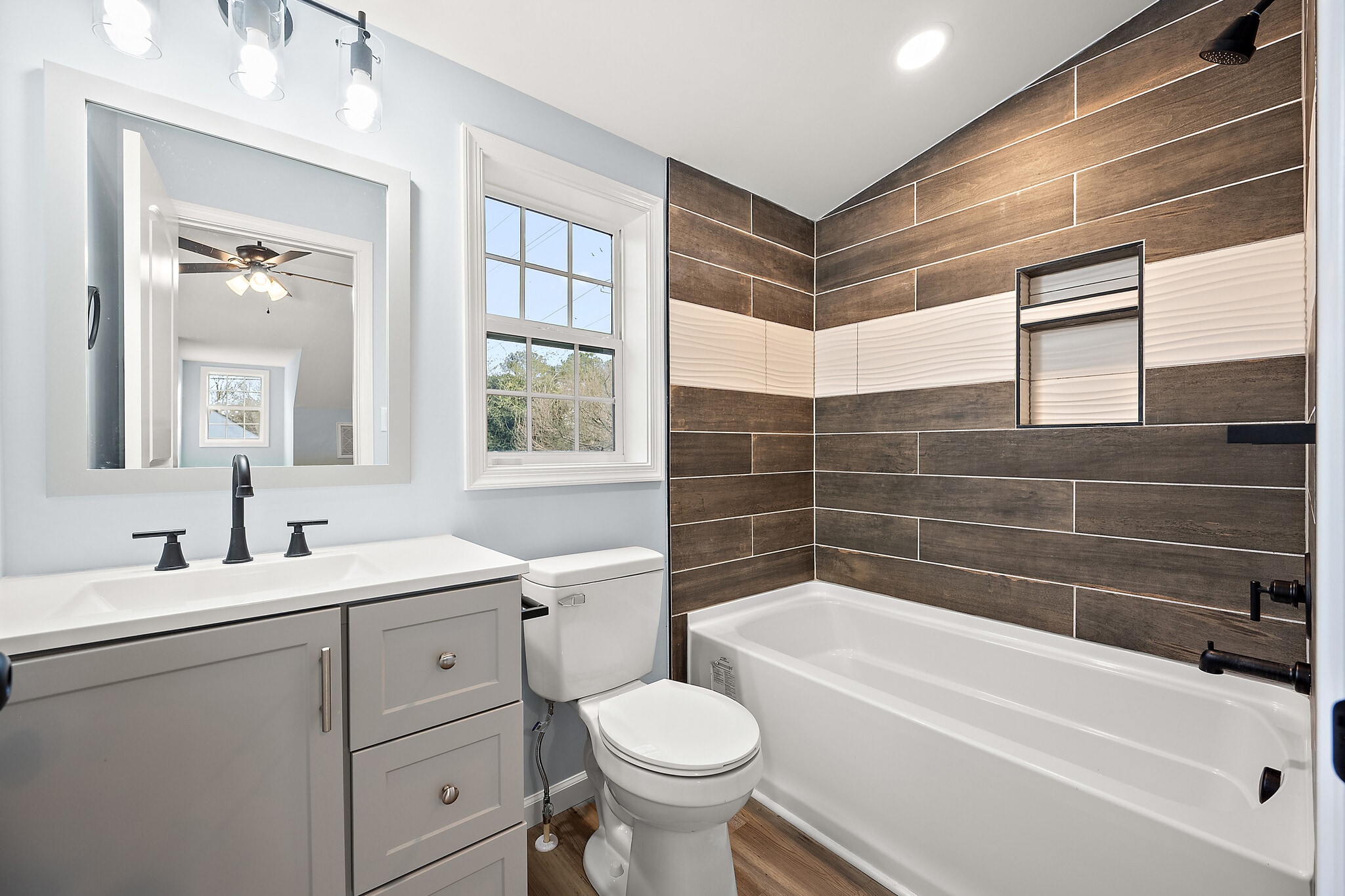 Building Photo - 1201 Tuscola Ave