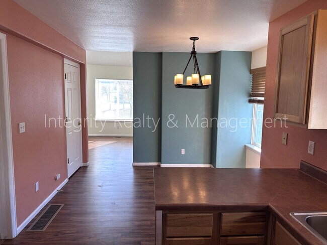 Building Photo - 442 Antero St