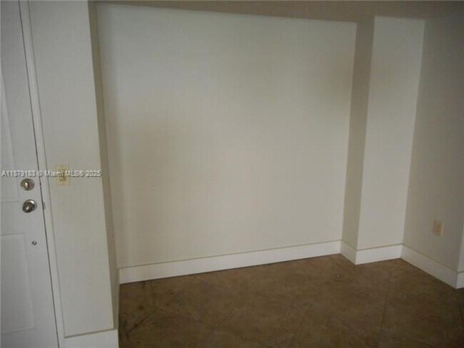 Building Photo - 10185 Collins Ave