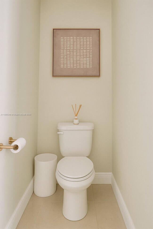 Building Photo - 1139 NE 3rd Ave