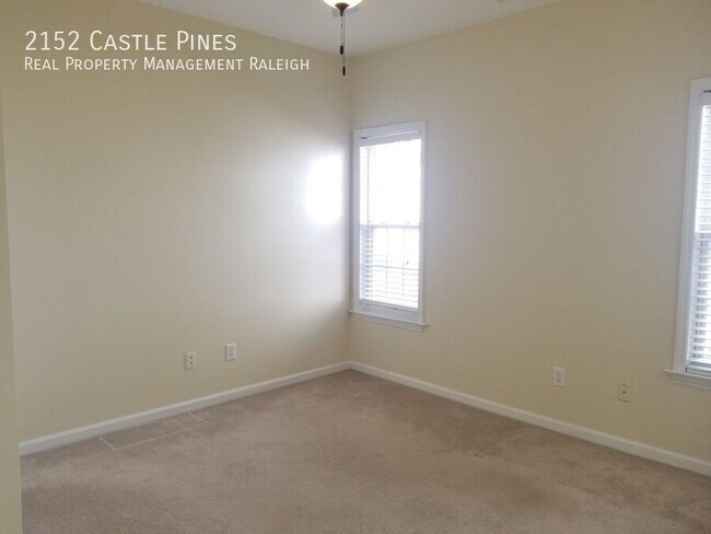 Building Photo - 2152 Castle Pines Dr