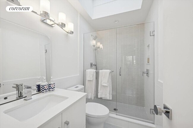 Building Photo - 3 Southwood Ln