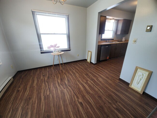 Building Photo - 1129 Primrose Ct