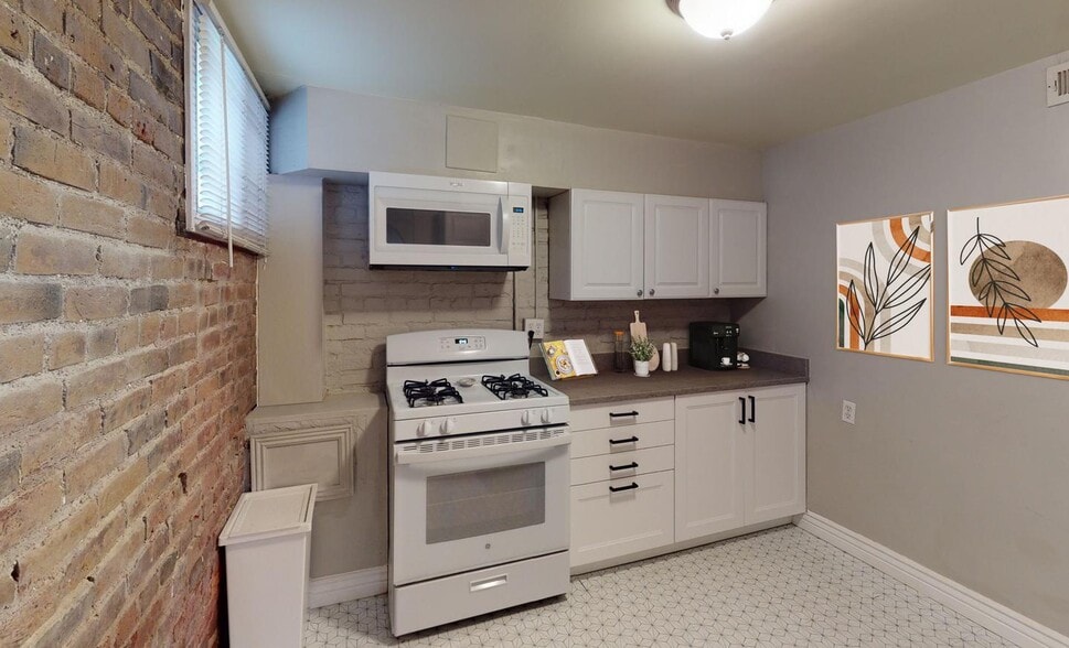Building Photo - Charming Capitol Hill private basement apartment between downtown & Cheesman Park