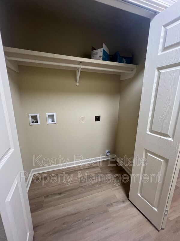 Building Photo - 1510 S Patout St