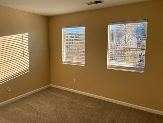 Building Photo - 8870 Sunset Breeze Dr