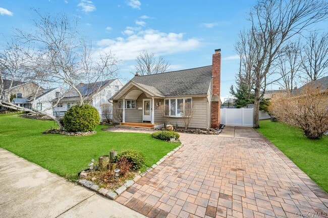 Building Photo - 2315 Willow St