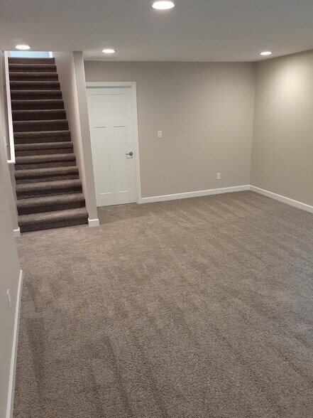 Building Photo - 2805 Terrace Dr