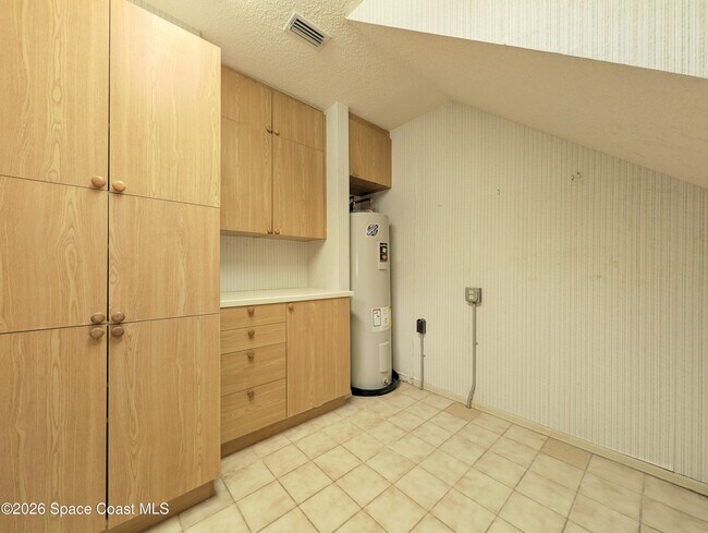 Building Photo - 3686 Muirfield Dr