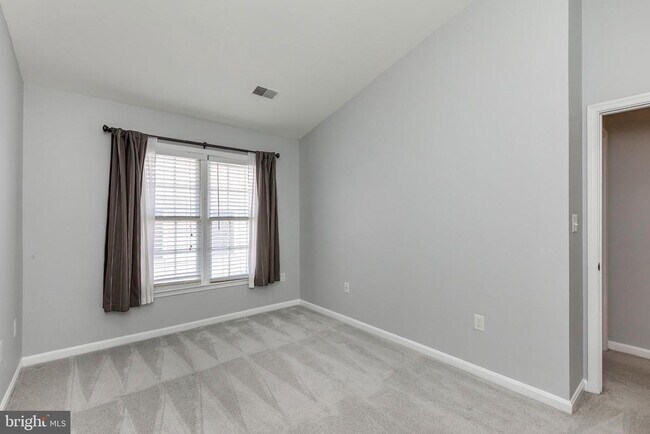 Building Photo - 205 Ridgepoint Pl