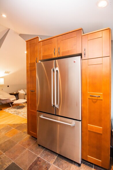 Building Photo - 247 Savin Hill Ave