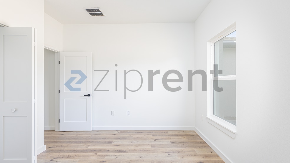 Building Photo - 7104 N Maltese Dr