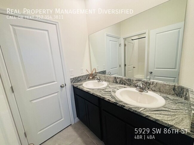 Building Photo - 5929 SW 86th St