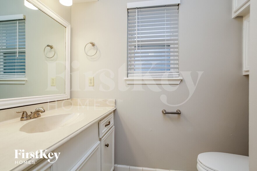Building Photo - 17322 Tall Cypress Dr