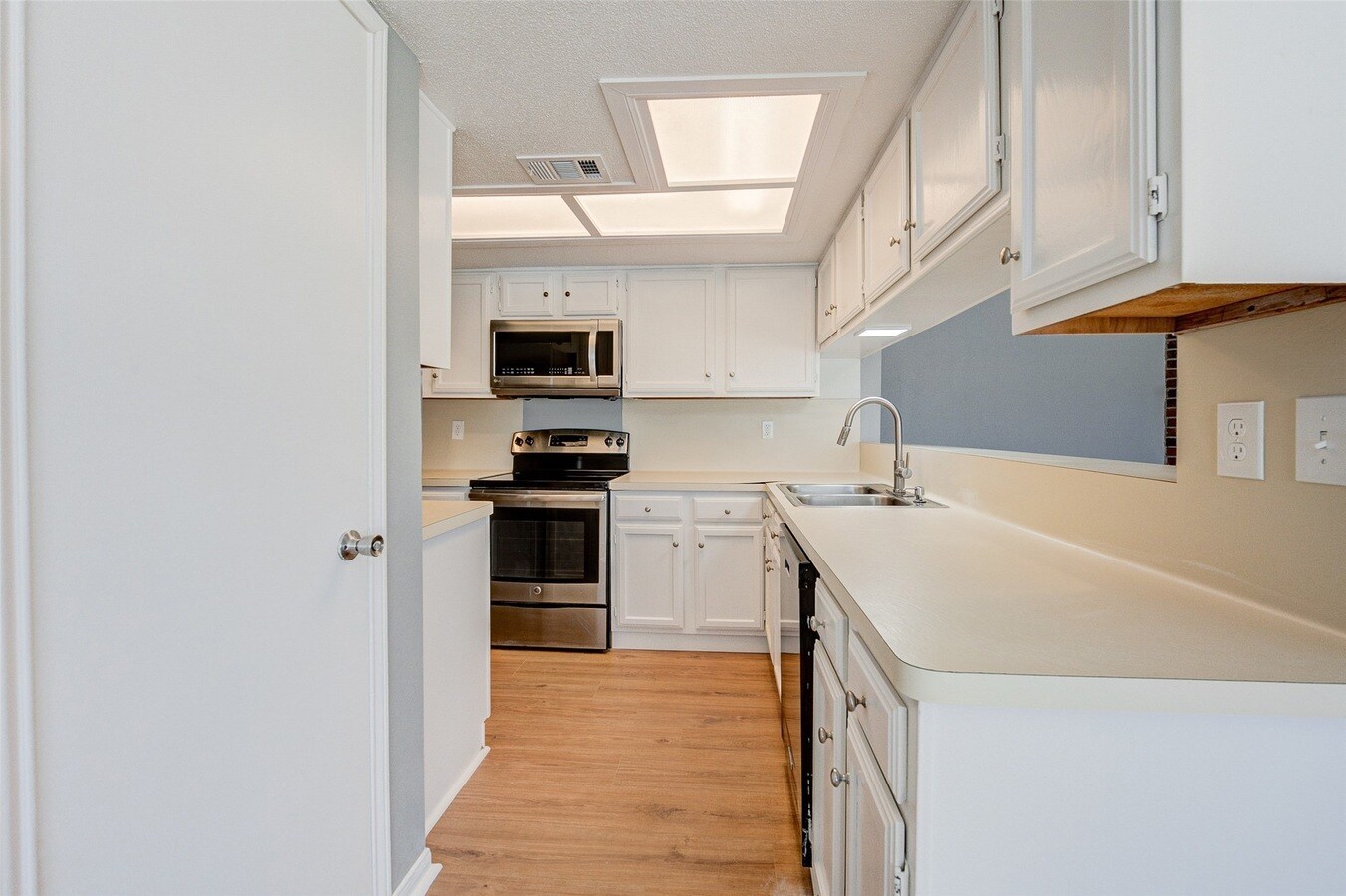 Building Photo - 11602 Lennington Ln