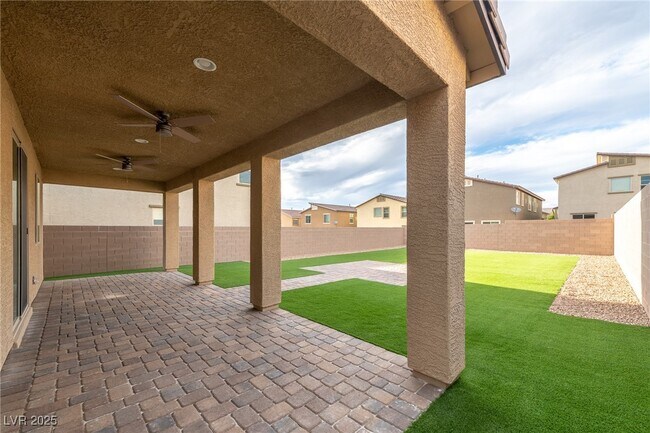 Building Photo - 2926 Caxton Grove Dr