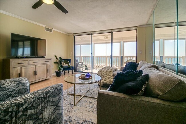 Building Photo - 6600 Sunset Way