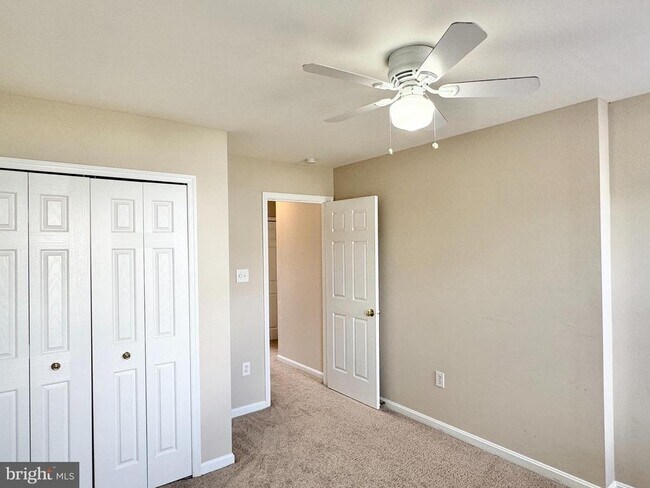 Building Photo - 9 Kimberly Dr