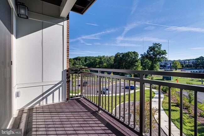 Building Photo - 10755 Fairgrounds Dr