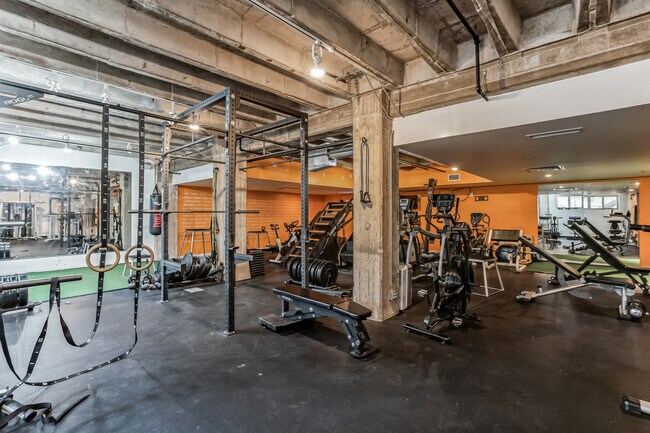 Building Photo - 1115 S Alamo St