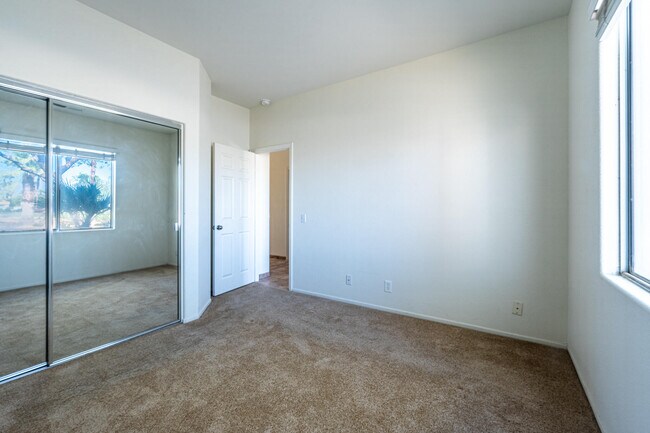 Building Photo - 689 Carnation St