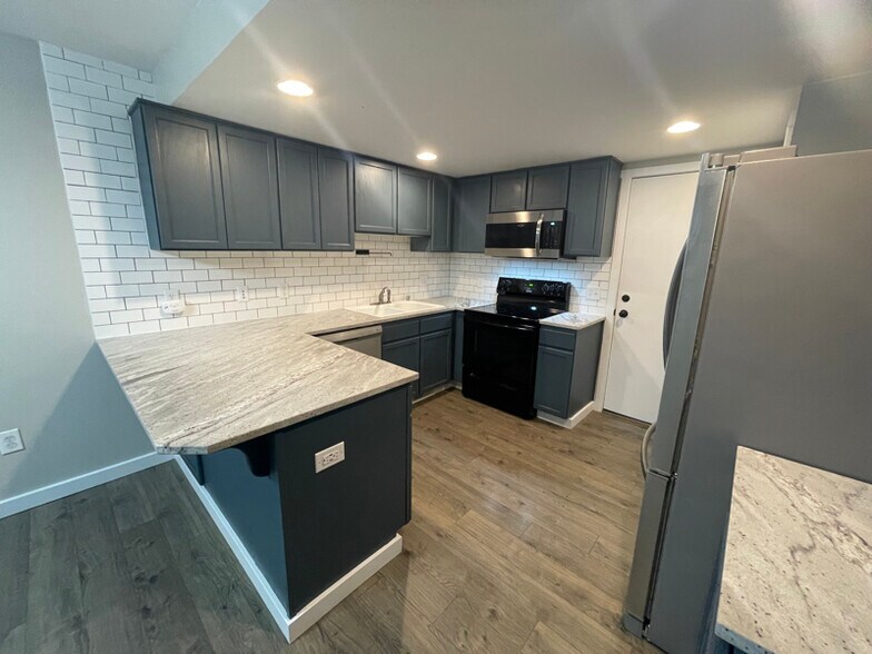 Building Photo - 18010 31st Ave NE