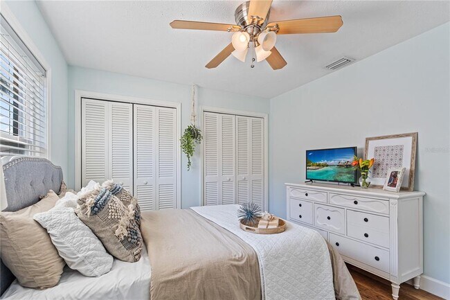 Building Photo - 6611 Surfside Blvd