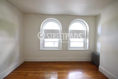 Building Photo - 1 bedroom in Brookline MA 02446