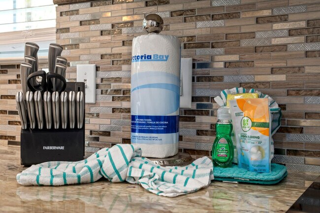 Building Photo - 4465 Clipper Cove