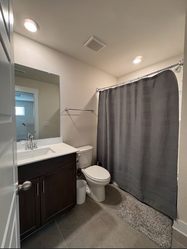 Building Photo - Furnished or Unfurnished – Modern 3BR Home...