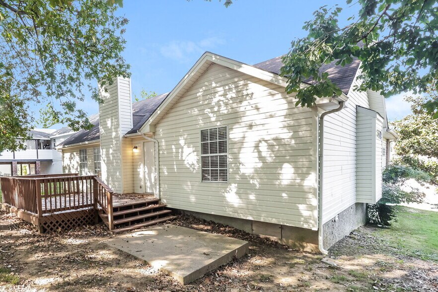 Building Photo - 3724 Belle Oaks Dr