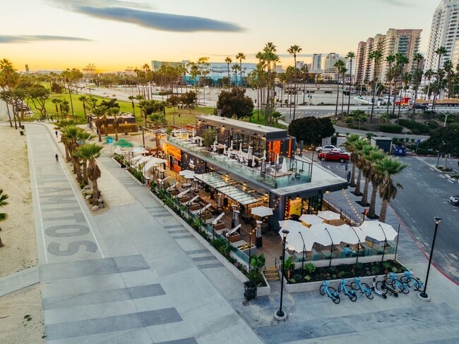 Building Photo - 35-35 Kennebec Ave