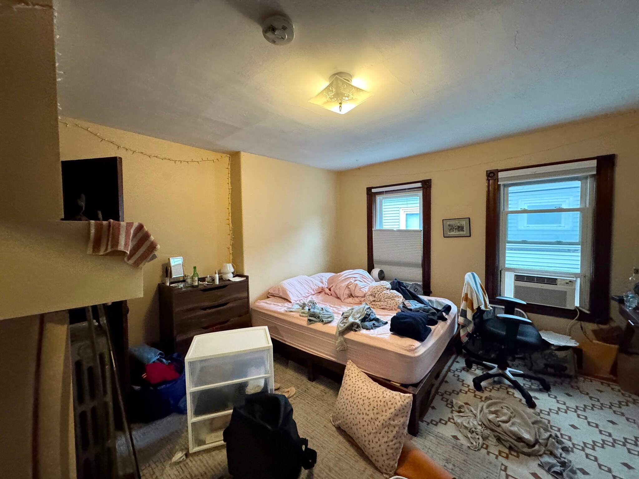 Building Photo - 195 College Ave