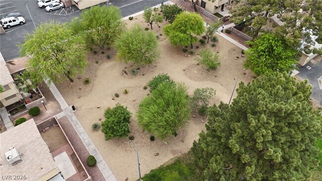 Building Photo - 2212 Silver Pine Dr