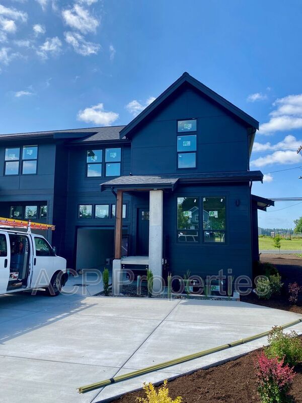 Building Photo - 1318 Bradley Ct