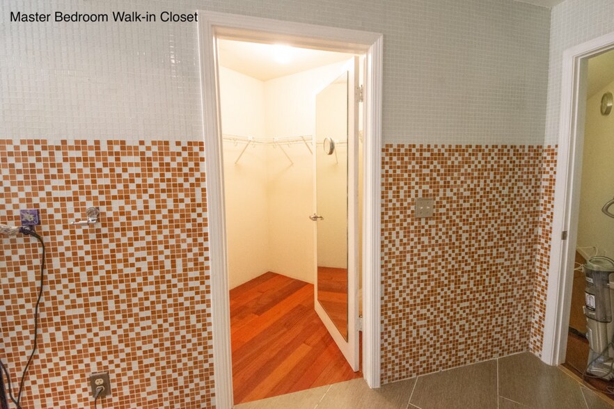 Building Photo - 126 Linda Vista Dr