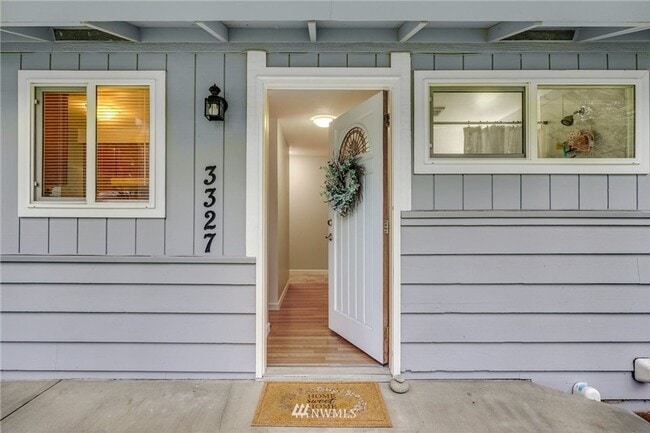 Building Photo - CLICK "REQUEST A TOUR" NOW!