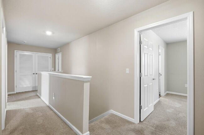 Building Photo - CENTRALLY LOCATED