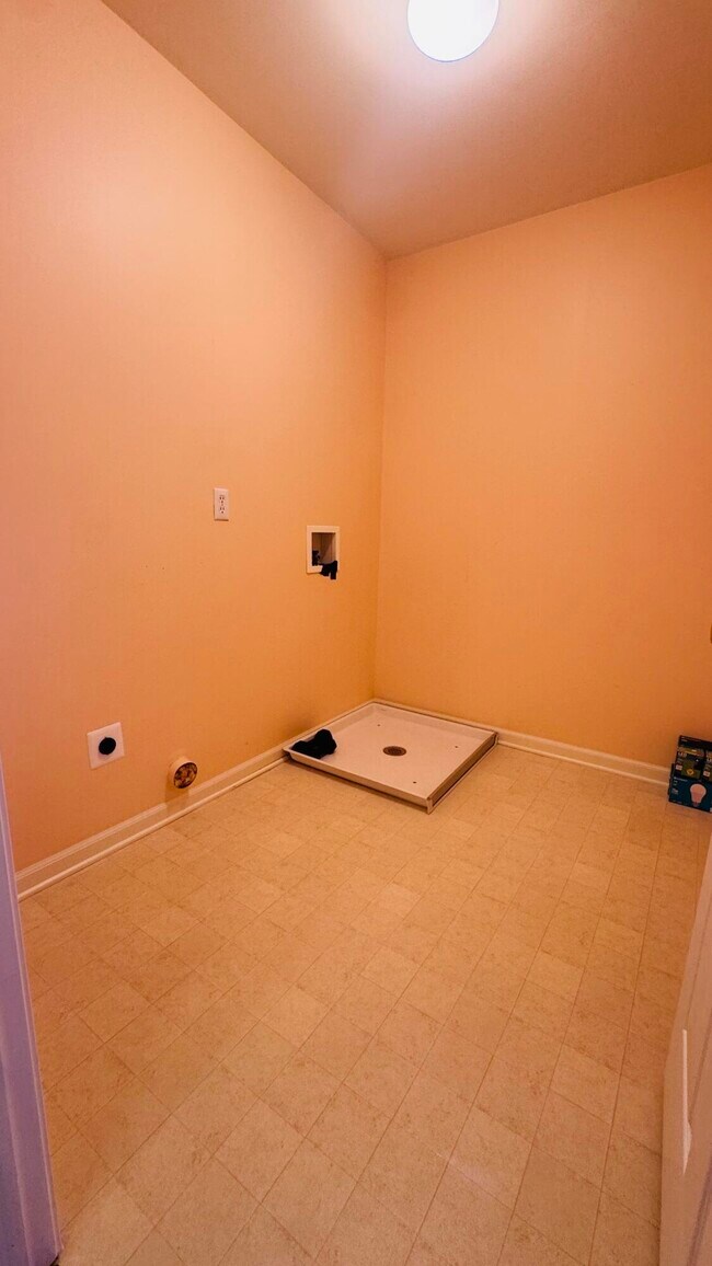 Building Photo - 37572 Newburgh Park Cir