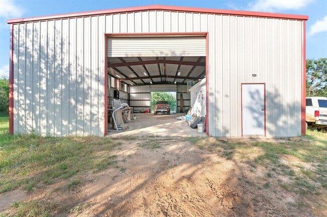 Building Photo - 4771 Co Rd 473