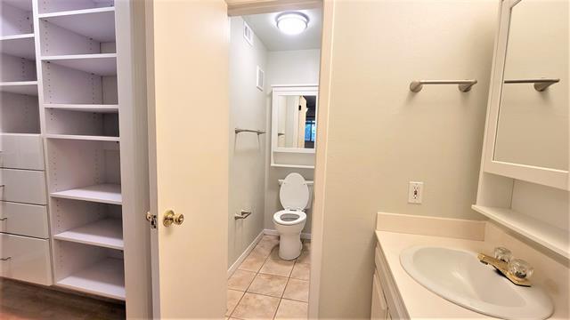 Building Photo - 2118 Warnford Pl