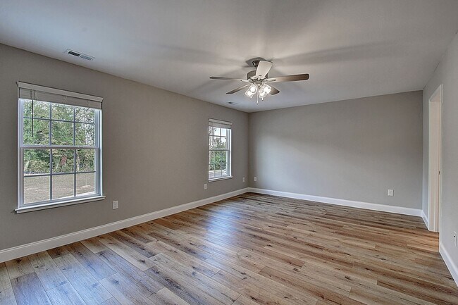 Building Photo - Newer construction single family home for lease!