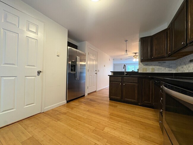 Building Photo - 35a Chilmark St