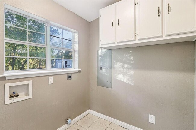 Building Photo - 24007 Windy Valley Rd