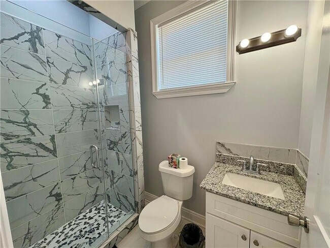 Building Photo - 3103 Cherry St