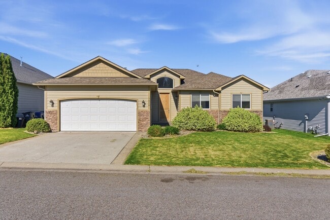 Building Photo - 7808 S Parway Ln