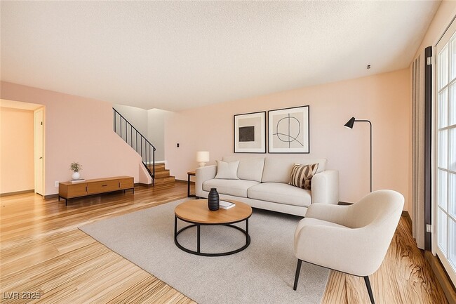 Building Photo - 3045 Pinehurst Dr
