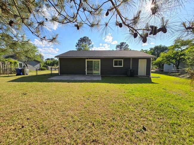 Building Photo - 607 Kellam Cir