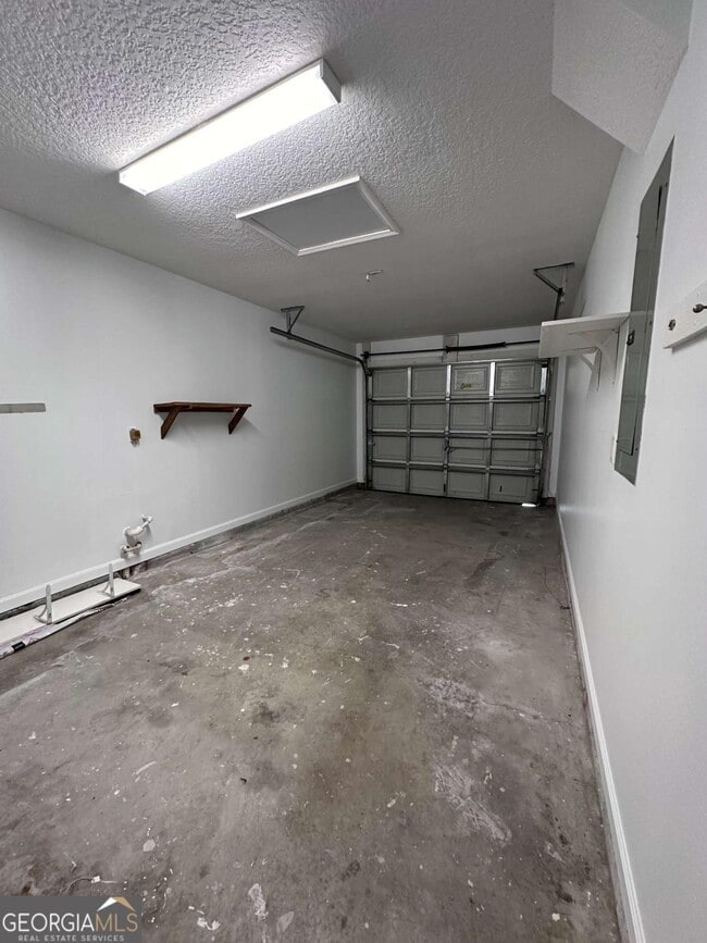 Building Photo - 92 Dellwood Pl